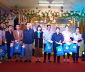 Hà Nội: Trao 57 phần quà Tết cho công nhân khó khăn