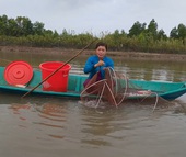 CLIP: Về Cà Mau xem nông dân bắt cá kèo ăn Tết