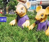 Ngắm những chú chuột làm nông dân ở đường hoa Xuân lớn nhất miền Tây