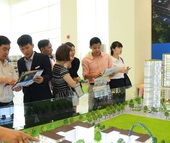 Người trẻ có nên "liều" vay tiền mua nhà hay chờ tích lũy đủ?