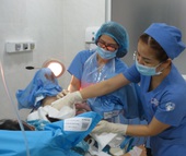 Cấp cứu một sản phụ suýt nguy vì sinh con "thuận tự nhiên"