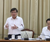 Chủ tịch UBND TP HCM lý giải vì sao chỉ cho học sinh lớp 12 nghỉ đến 8-3