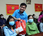 ĐỒNG HÀNH VƯỢT KHÓ (*): Đồng cam cộng khổ