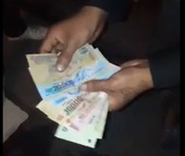 Bình Định: Bắt 2 đối tượng chặn xe ô tô xin đểu