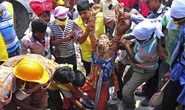 Sập nhà Bangladesh: Cứu 24 người kẹt trong cùng căn phòng