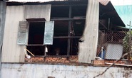 Cháy nhà sát chợ Bàn Cờ