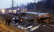 Hai tàu lửa tông nhau, 5 người chết