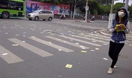 Tờ rơi đầy đường