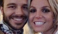 Britney Spears hạnh phúc rạng ngời bên tình mới