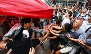 Hồng Kông: Người bịt mặt tấn công người biểu tình