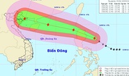 Bão Kalmaegi giật cấp 16, 17 khi vào Biển Đông