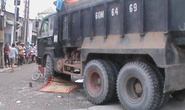 Cán chết người tàn tật bán vé số, tài xế xe ben bỏ trốn