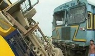 Ấn Độ: Tàu hỏa đâm xe buýt, 25 trẻ thiệt mạng