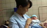 Điều dưỡng người Nhật Bản cứu sống bé sơ sinh
