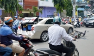 Tránh xe máy, xế hộp nát đuôi, xe tải nát đầu