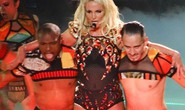 Britney Spears tiếp tục bị tố “hát nhép”