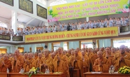 Tăng ni, phật tử TP HCM cầu nguyện hòa bình cho biển Đông