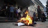 Ukraine cáo buộc cảnh sát miền Đông phản bội