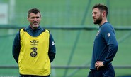 Xin chữ ký, một CĐV bị Roy Keane đánh nhập viện