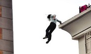 Nữ sinh nhảy lầu sau khi gian lận thi cử