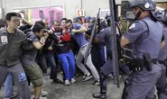 Brazil: Đụng độ trước thềm World Cup