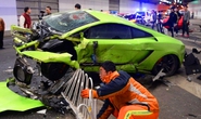 Trung Quốc: Lamborghini tông Ferrari, xé toạc đường hầm