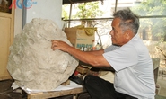 Lão nông sở hữu hòn đá thơm kỳ lạ