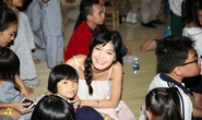 Nghệ sĩ cùng trẻ em nghèo vui trung thu