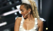Miley Cyrus lại bị chỉ trích dữ dội vì quá hở