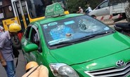 Đánh tài xế, đập vỡ kính xe taxi Mai Linh tông CSGT bỏ chạy