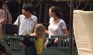 Angelina đưa con về Campuchia làm phim
