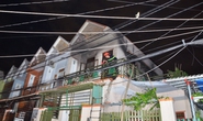 Hai mẹ con tháo chạy khỏi căn nhà cháy trong đêm