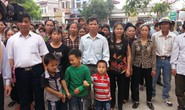 Tòa xin lỗi, dân vỗ tay hoan hô ông Nguyễn Thanh Chấn
