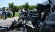 Xe khách tông xe con, 5 người trong gia đình tử nạn