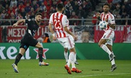 Giroud lập hat-trick, Arsenal cùng Chelsea thoát hiểm