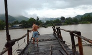 Mưa lớn, 6 người tử vong, 1 cầu bị sập