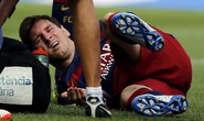 Messi chấn thương nghỉ 8 tuần, Barcelona mất ngôi đầu trước Villarreal