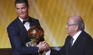 Cristiano Ronaldo lần thứ ba nhận Quả bóng vàng FIFA