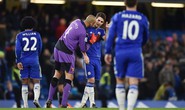Oscar trượt chân trên chấm 11m, Chelsea vuột chiến thắng