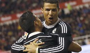 Ronaldo và Messi lại ghi bàn, Liga nín thở với cuộc đua song mã