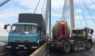 Cầu Phú Mỹ tê liệt sau tai nạn liên hoàn
