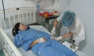 Mẹ pha thuốc diệt cỏ vào sữa cho 2 con uống rồi tự tử