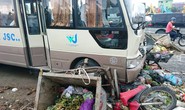 Xe khách gây tai nạn liên hoàn tông 3 xe máy, 2 xe chở rác