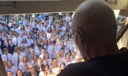 400 học sinh hát cầu nguyện cho thầy giáo bị ung thư