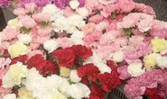 Chàng trai dành dụm tiền mua quà Valentine tặng gần 900 cô gái