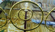 Giá vàng lình xình, nhà đầu tư dự báo sẽ tăng