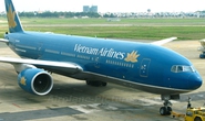 Boeing 777 quay đầu về Nội Bài vì tông phải chim