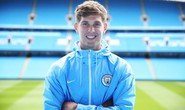 Man City có Stones, Arsenal muốn mua bom xịt Bony