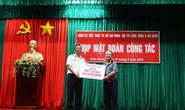Lãnh đạo TP HCM tặng quà chiến sĩ Bộ tư lệnh Vùng 5 Hải quân