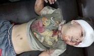 Cậu bé Syria chỉ òa khóc khi gặp cha mẹ